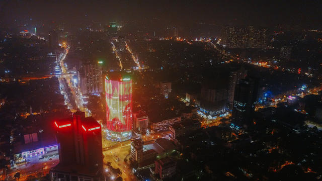  Bằng nhiều hành động cụ thể khác nhau, nhiều người dân Việt Nam đang nỗ lực tiếp thêm sức mạnh cho đội tuyển U23 Việt Nam trong hai trận đấu sắp tới. 