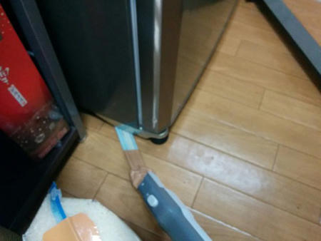 Công dụng bất ngờ của ống hút gắn vào máy hút bụi - 6