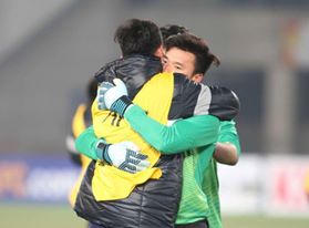 Thủ môn Tiến Dũng: 'Chúng tôi muốn có niềm vui trọn vẹn ở trận chung kết'