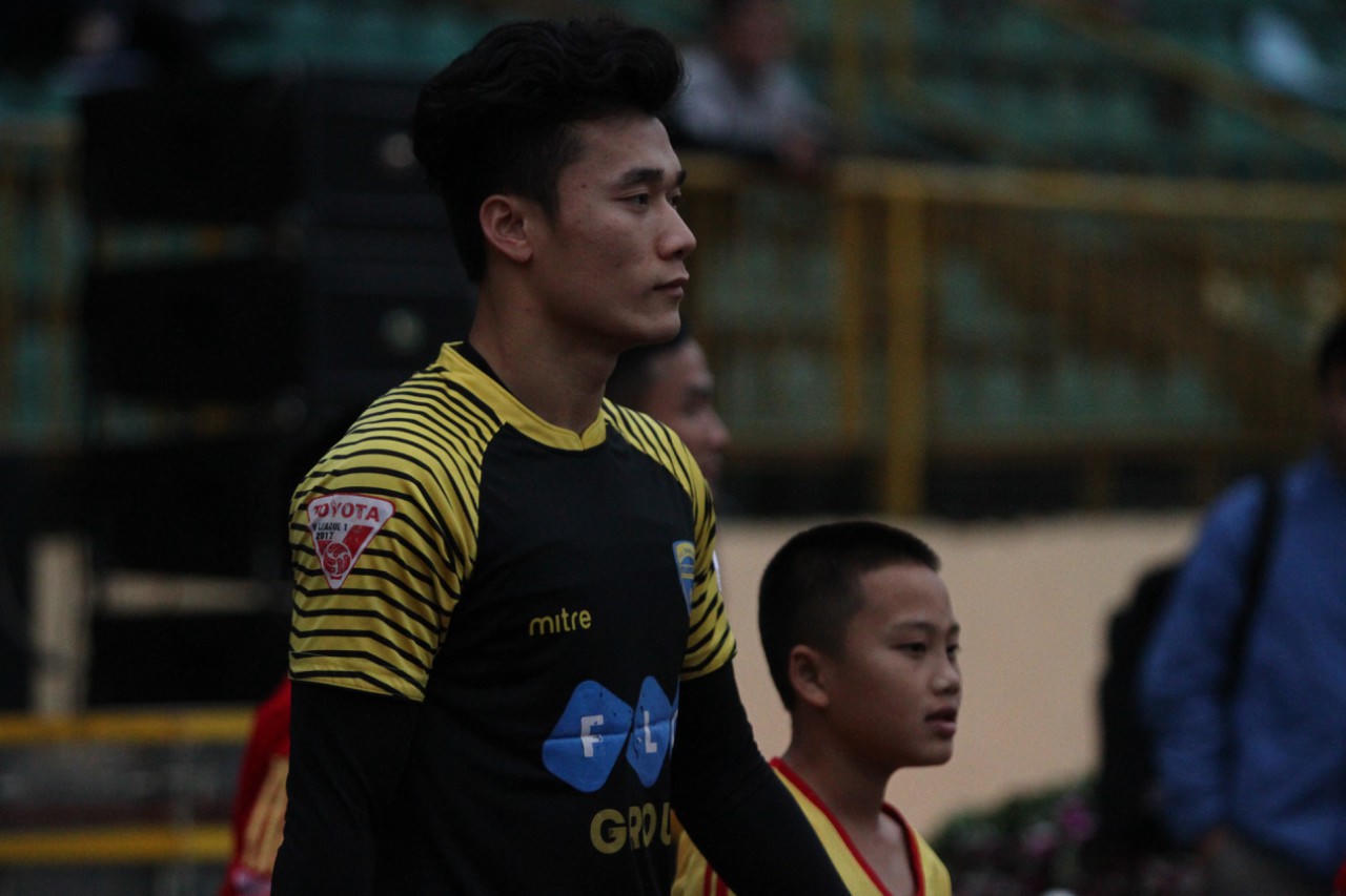 Thủ môn Tiến Dũng: 'Chúng tôi muốn có niềm vui trọn vẹn ở trận chung kết'