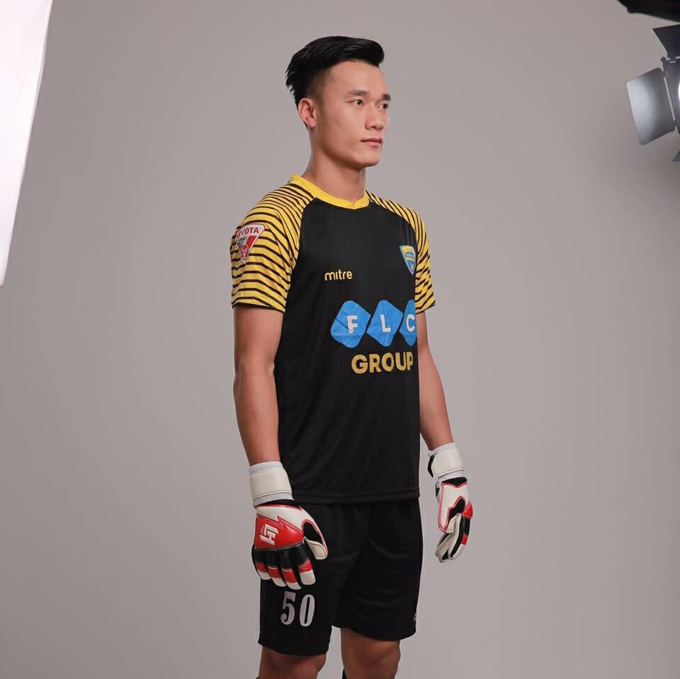 Thủ môn Tiến Dũng: 'Chúng tôi muốn có niềm vui trọn vẹn ở trận chung kết'