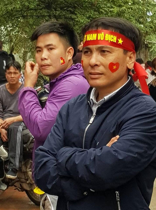 truc tiep tai nha quang hai: quang hai ghi ban, san van dong thon nhu "no tung" hinh anh 2