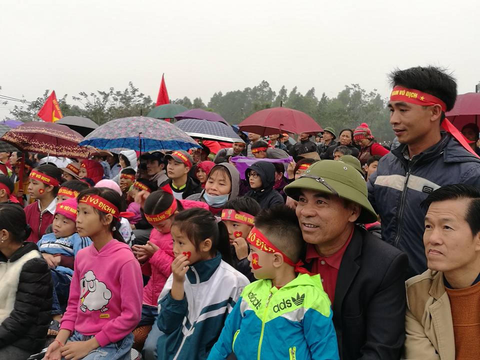 truc tiep tai nha quang hai: quang hai ghi ban, san van dong thon nhu "no tung" hinh anh 12