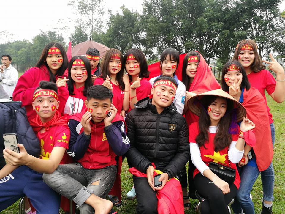 truc tiep tai nha quang hai: quang hai ghi ban, san van dong thon nhu "no tung" hinh anh 11