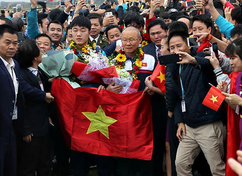 Vỡ hòa cảm xúc trước những hình ảnh đầu tiên về U23 tại Hà Nội