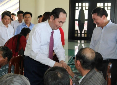 Chủ tịch nước tri ân liệt sĩ và tặng quà Mẹ Việt Nam Anh hùng tại Đồng Nai