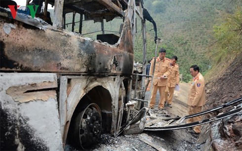 xe khach chay rui trong dem, hanh khach hoang loan hinh 2