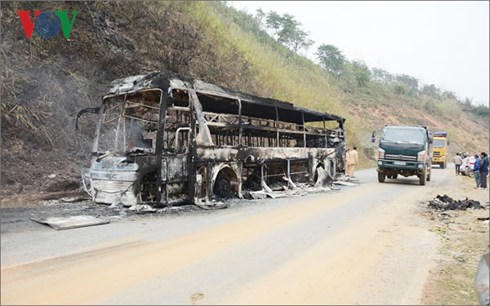 xe khach chay rui trong dem, hanh khach hoang loan hinh 4