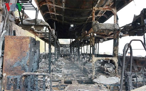 xe khach chay rui trong dem, hanh khach hoang loan hinh 3