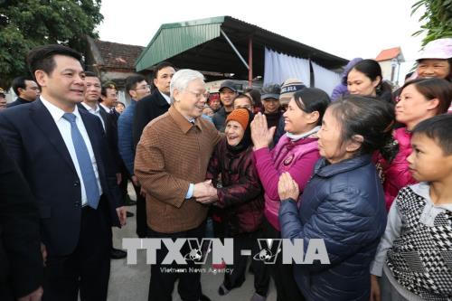 Tổng Bí thư dâng hương tưởng niệm đồng chí Nguyễn Đức Cảnh