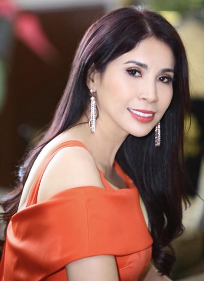 Nhan sắc tuổi 40 của diễn viên Lý Hương.