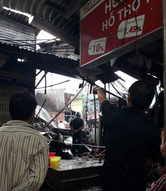 Cháy chợ, 2 vợ chồng tử vong, 5 căn nhà bị thiêu rụi