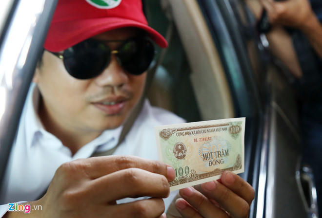 Đổi tiền mới sát Tết: Phí tăng, khan mệnh giá nhỏ