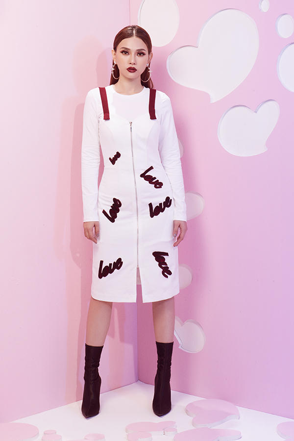 Các kiểu phụ kiện hot trendnhư bốt cổ cao, belt bag cũng được Thu Thuỷ lựa chọn để kết hợp cùng các mẫu trang phục tôn nét cá tính.