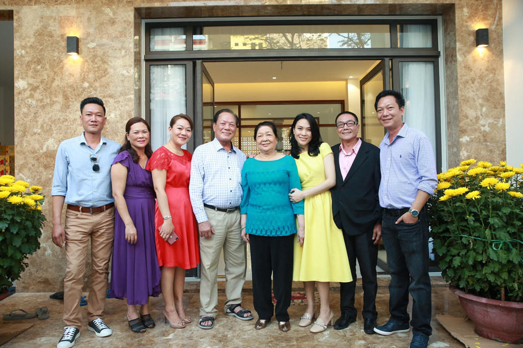 Mỹ nhân Việt mặc gì cầu may ngày đầu năm?