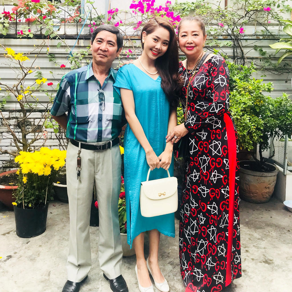 Mỹ nhân Việt mặc gì cầu may ngày đầu năm?