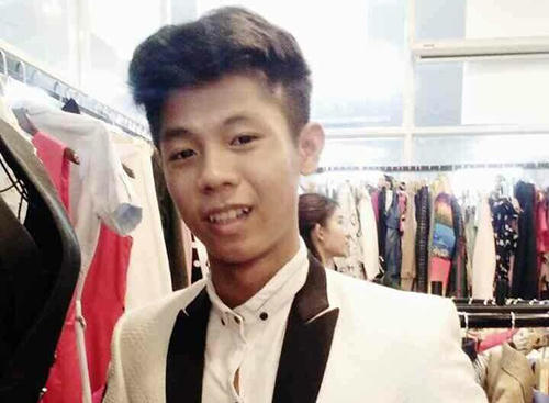 Nghi phạm tạo dáng trên facebook.