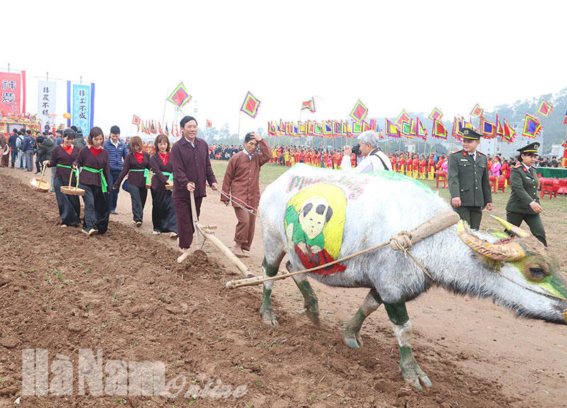 Long trọng Lễ hội Tịch điền Đọi Sơn xuân Mậu Tuất