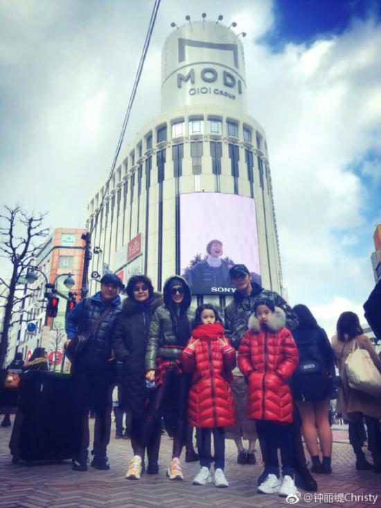 Bom sex gốc Việt muốn sớmsinh con cho chồng trẻ