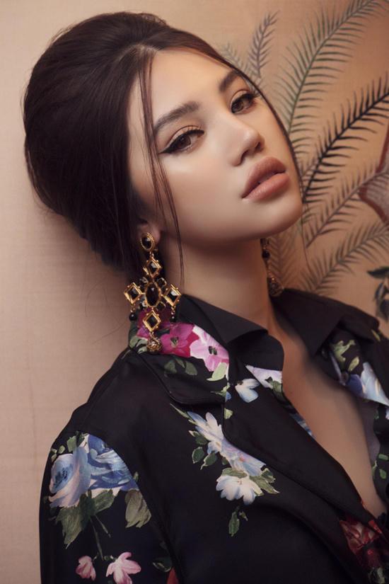 Jolie Nguyễn,làng sao