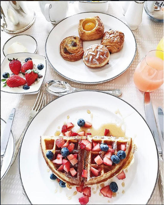 Jolie Nguyễn,làng sao