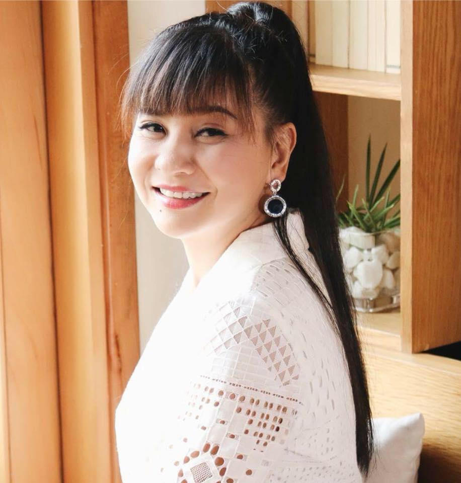 Cát Phượng gây choáng khi tiết lộ số tiền trong tài khoản ngân hàng hình ảnh 1 cat phuong gay choang khi tiet lo so tien trong tai khoan ngan hang hinh anh 1