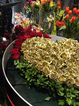 Quà tặng 8/3: Đại gia tặng vợ bó hoa hồng 300 bông, giá 30 triệu hình ảnh 3 qua tang 8/3: dai gia tang vo bo hoa hong 300 bong, gia 30 trieu hinh anh 3