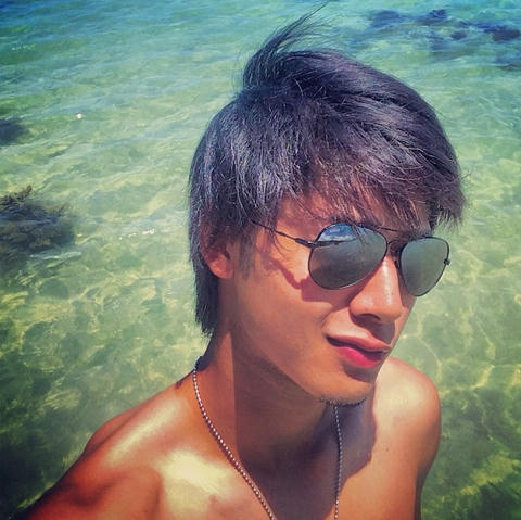 Ngoài Bùi Tiến Dũng, ngoại binh điển trai của FLC Thanh Hóa đang khiến fan 'phát sốt'