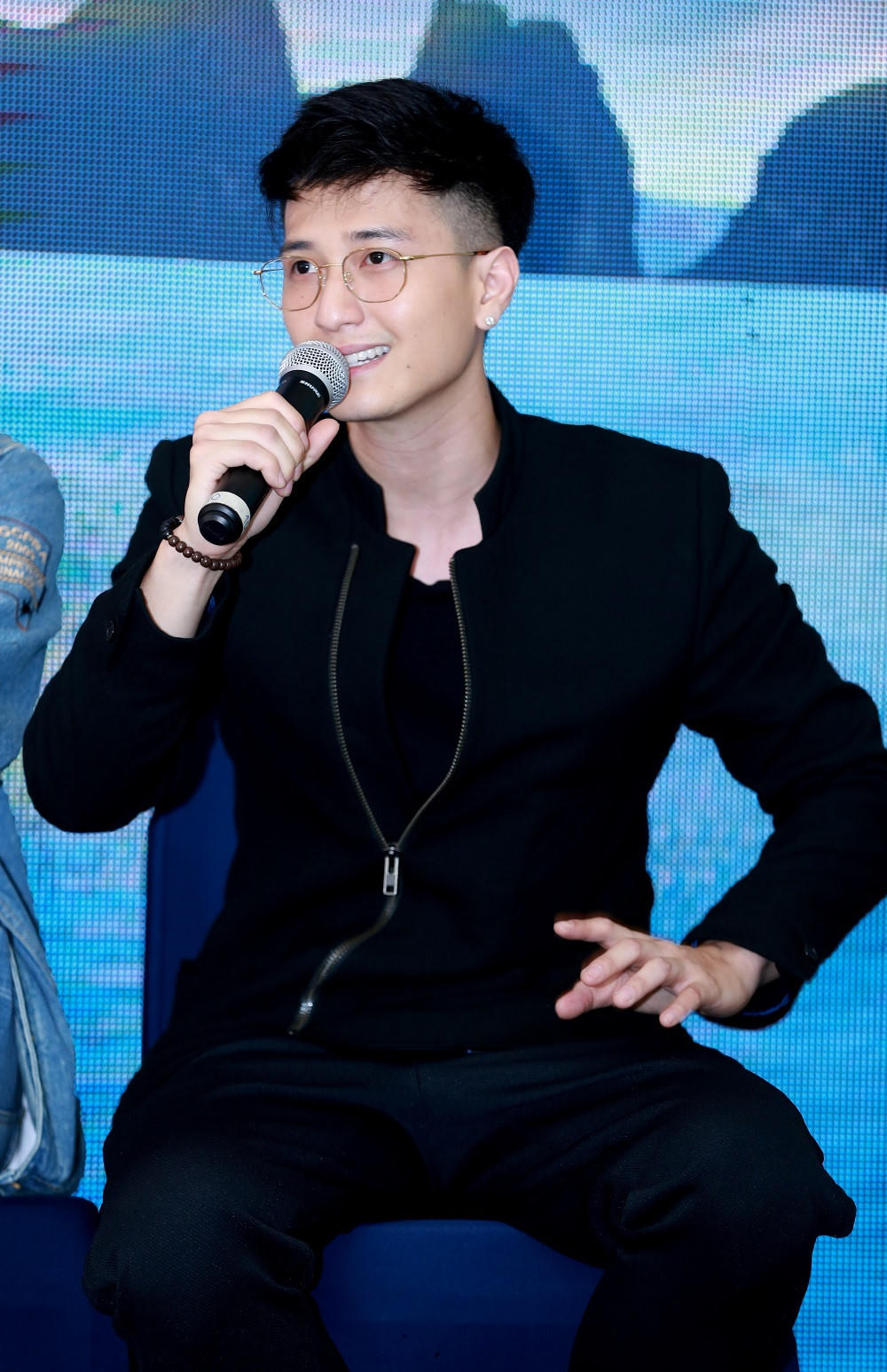 Huỳnh Anh 'bật mí' về chuyện tình cảm sau chia tay Hoàng Oanh 