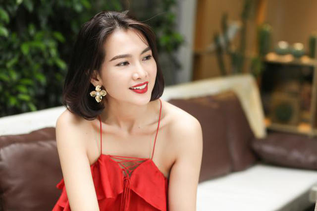 Cách “giữ mình” trước những lời gạ gẫm trong showbiz của mỹ nhân Việt