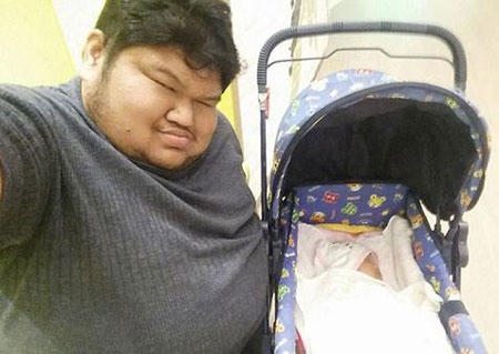 Cuối năm ngoái, đôi vợ chồng hạnh phúc chào đón cậu con trai đầu lòng.