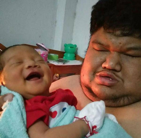 Puwadol thường xuyên khoe ảnh em bé trên trang cá nhân với