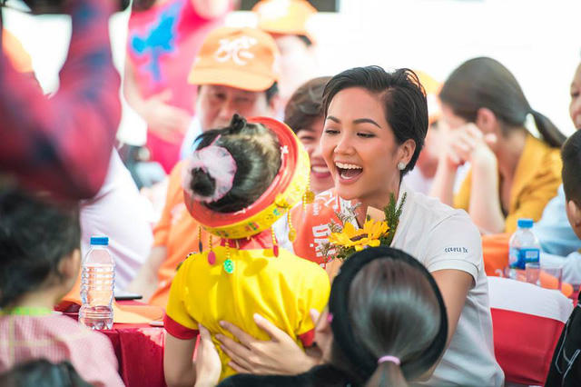 Hoa hậu HHen Niê muốn trở thành diễn viên, tiếp viên hàng không - Ảnh 2.