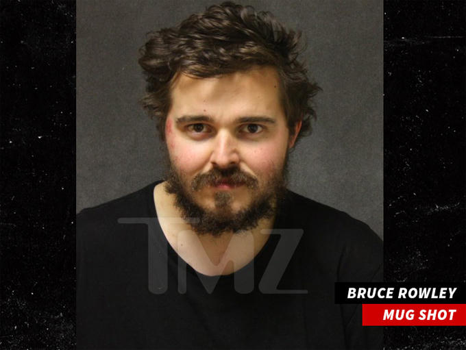 Tên cướp Bruce Rowley.