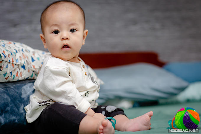 Sáu tháng tuổi, bé Soup đã có thể ngồi vững và...