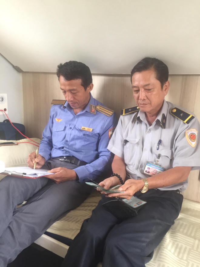 Nhân viên đường sắt trả lại hơn 50 triệu đồng khách bỏ quên