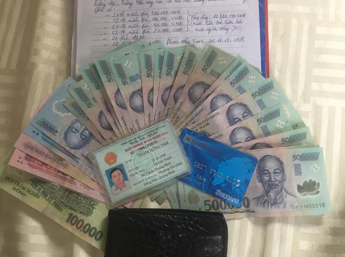 Nhân viên đường sắt trả lại hơn 50 triệu đồng khách bỏ quên