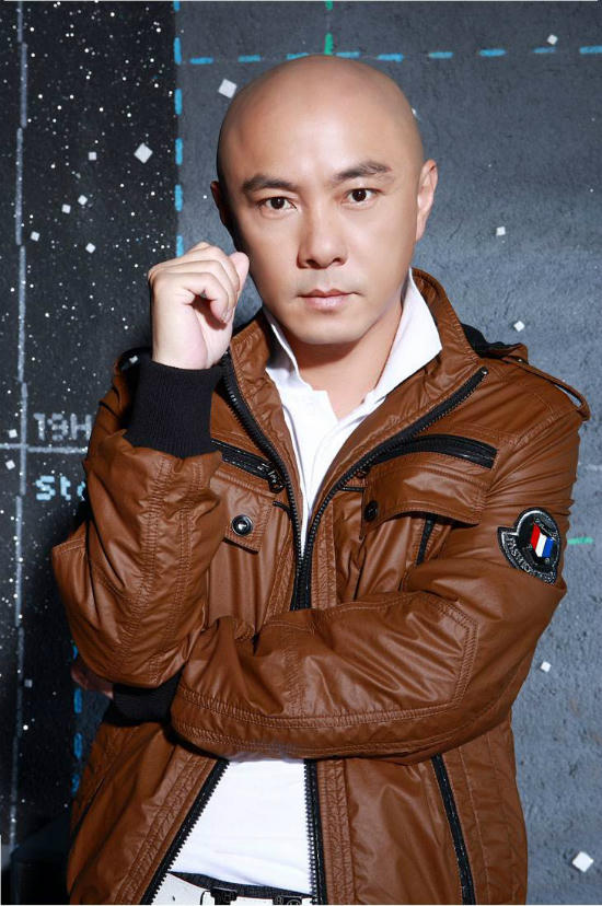 Ngoại hình nam tính của tài tử Hong Kong.