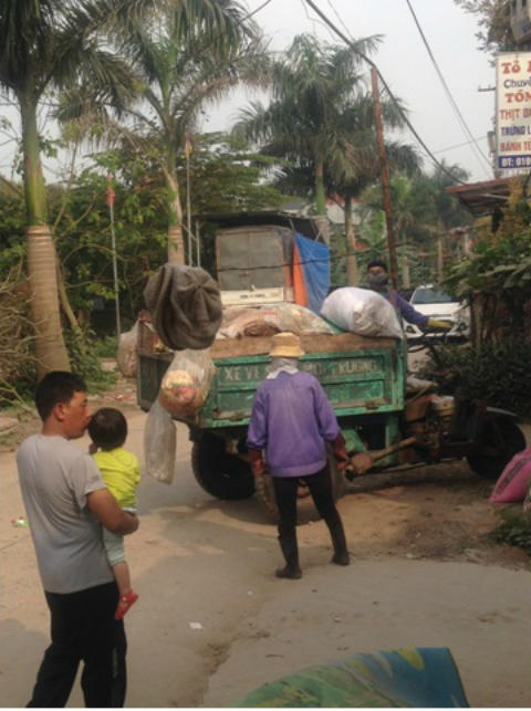 Ám ảnh con sông kín rác thải ở Khoái Châu, Hưng Yên