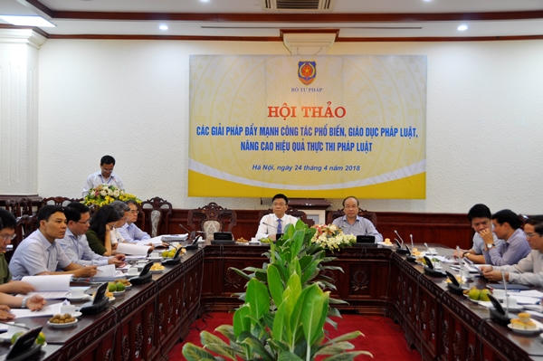 Tinh thần thượng tôn pháp luật phải thấm nhuần trong cuộc sống và công việc người dân