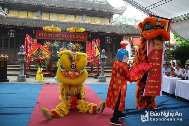 Người dân cả nước nhất tâm hướng về nguồn cội