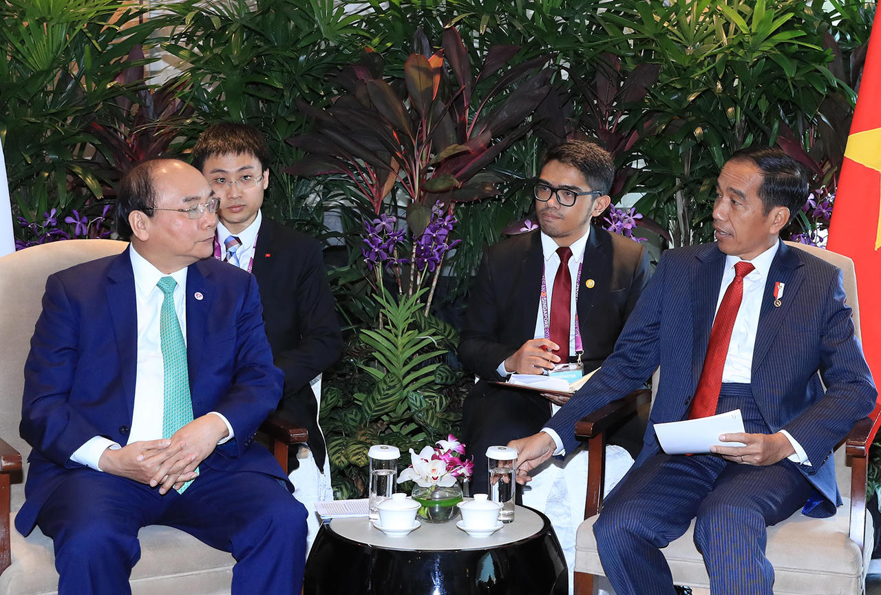 Thủ tướng Nguyễn Xuân Phúc tiếp xúc song phương Tổng thống Indonesia và Myanmar