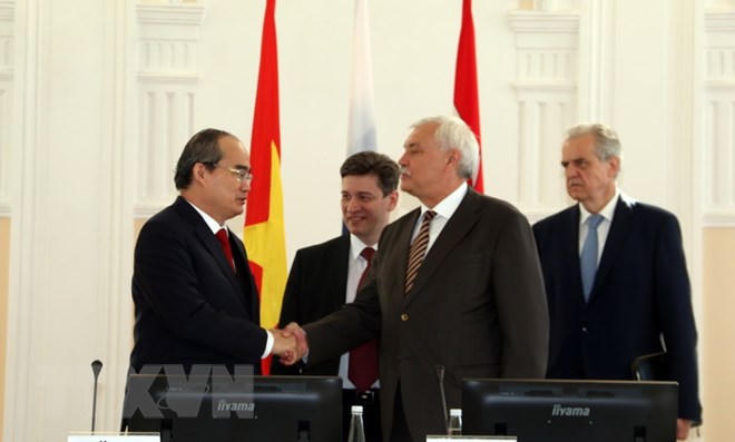 St. Petersburg kỷ niệm 95 năm ngày Chủ tịch Hồ Chí Minh đến Nga