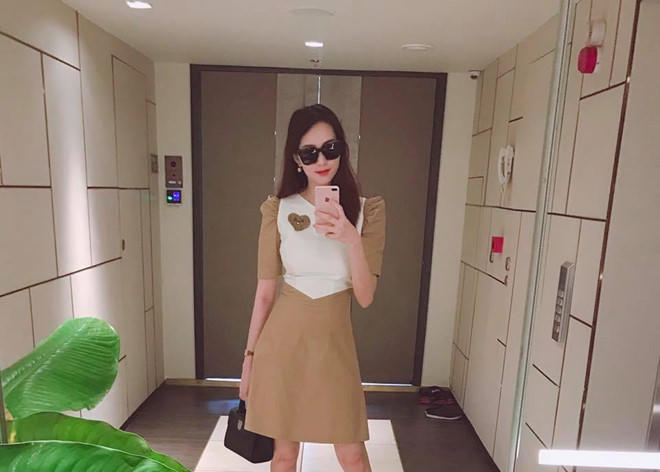 hh dang thu thao khoe anh sau 2 thang sinh con, fan ngat ngay khen hinh anh 2