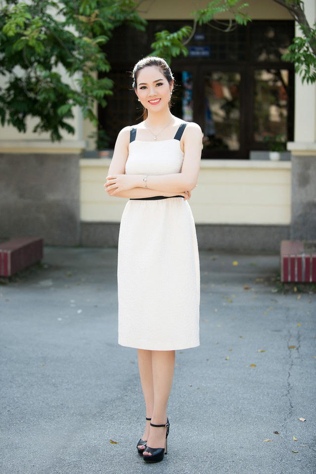 Sau 16 năm đăng quang và rời xa showbiz, trong sự trở lại lần này, Hoa hậu Mai Phương vẫn rạng ngời vẻ đẹp hoa ghen liễu hờn của Hoa hậu một thời.