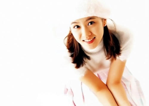 Nhan sắc của Son Ye Jin năm 17 tuổi thu hút các đạo diễn. Họ nhận định cô mang dáng dấp nữ chính, có tình cách hiền lành vàbất hạnh- mẫu nhân vật rất thịnh hành cuối thập niên 1990, đầu 2000.