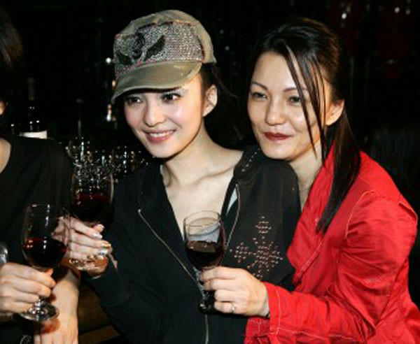 Thực hư chuyện mẹ minh tinh Đài Loan đến Việt Nam làm thuê