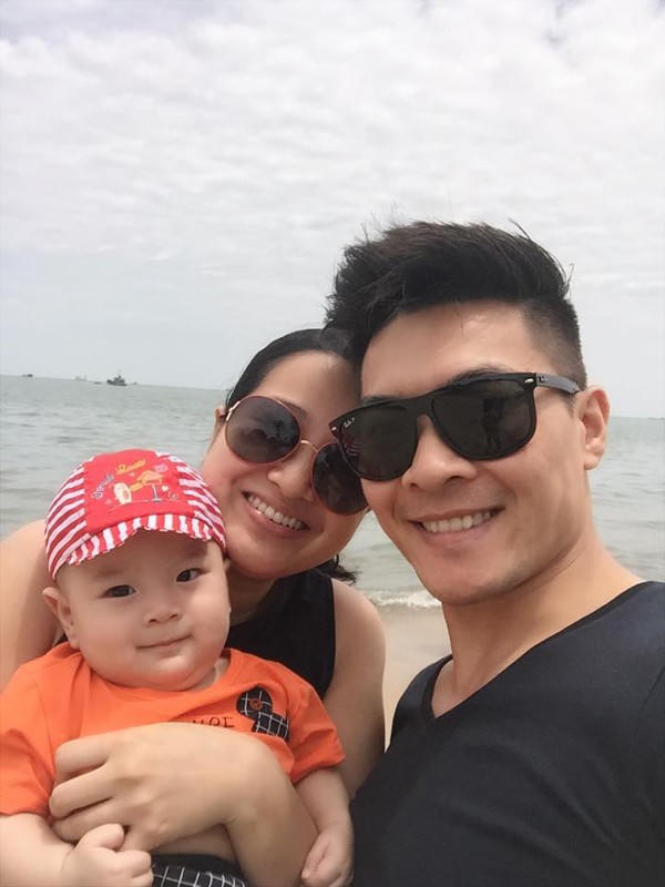 Để có một Quốc Cơ và một gia đình hạnh phúc như ngày hôm nay, thì công lớn thuộc về MC Hồng Phượng. Chính hoàng tử xiếc còn áy návề khoảng thời gian vợ vượt cạn nhưng anh không ở bên được vì đang đi xác lập kỉ lục Guinness vào đầu năm 2017.