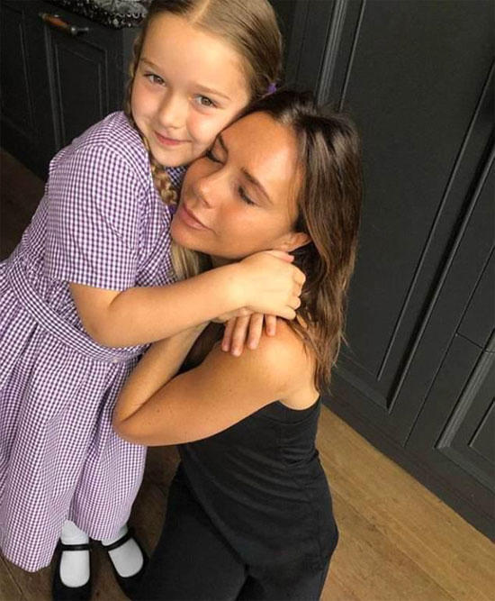 Vic và gái út Harper. Ảnh: NS.