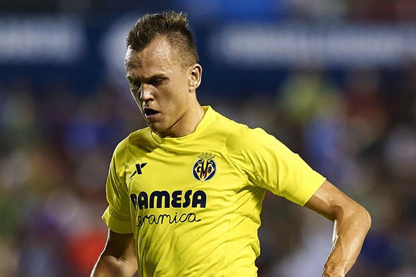 Cheryshev bị trao qua bán lại giữa nhiều CLB bóng đá và anh không được ai coi trọng.